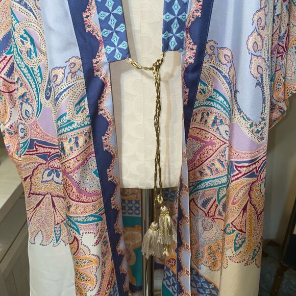 Chico's Silk Medallion Print Ruana Paisley Print Wrap Kimono with Tassel S/M - Picture 6 of 7
